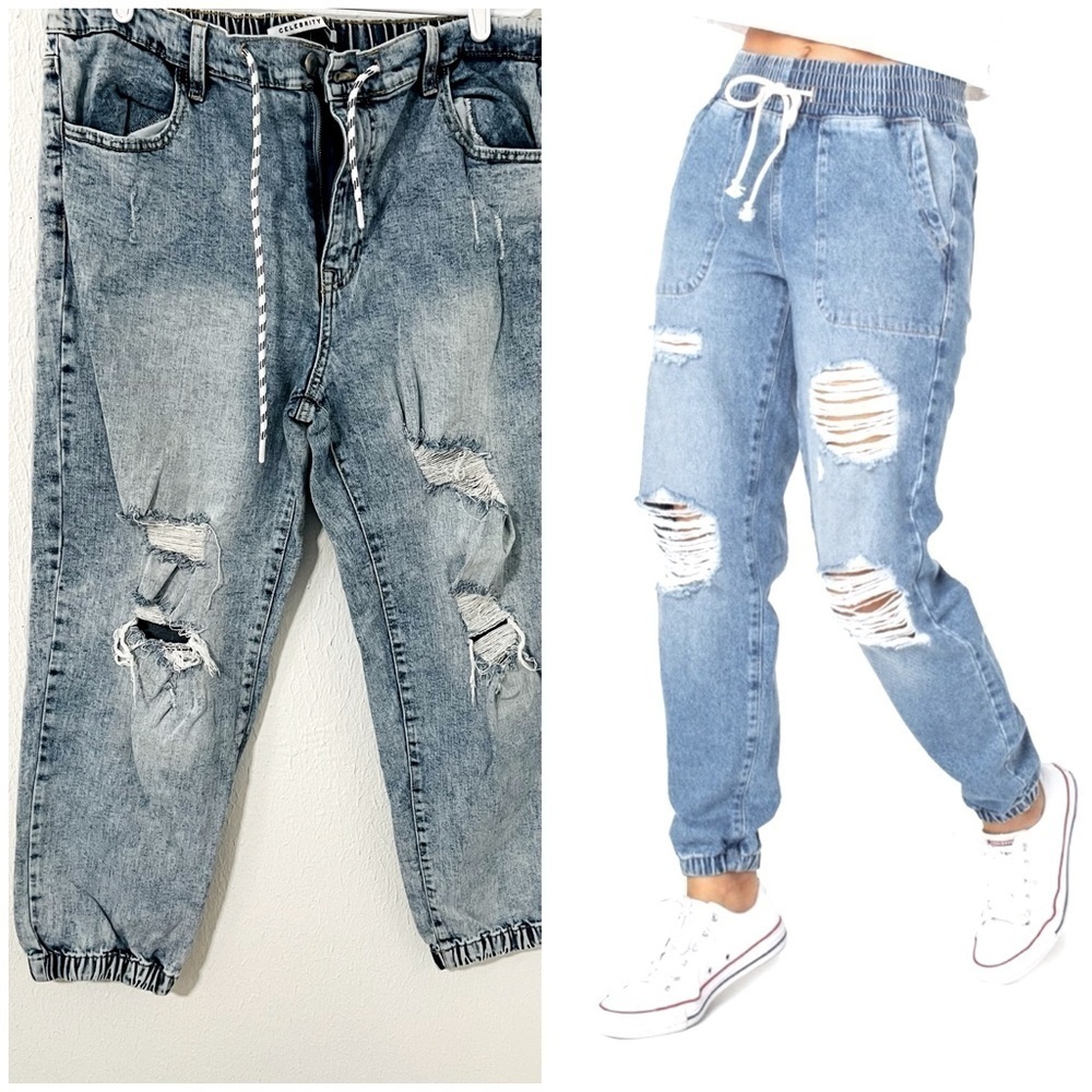 Celebrity Pink Women's High Rise Distressed Joggers Jeans Light Acid Wash Large
